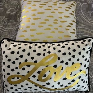2 NWOT throw pillows, super cute!